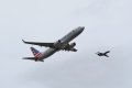 Boeing 737-823